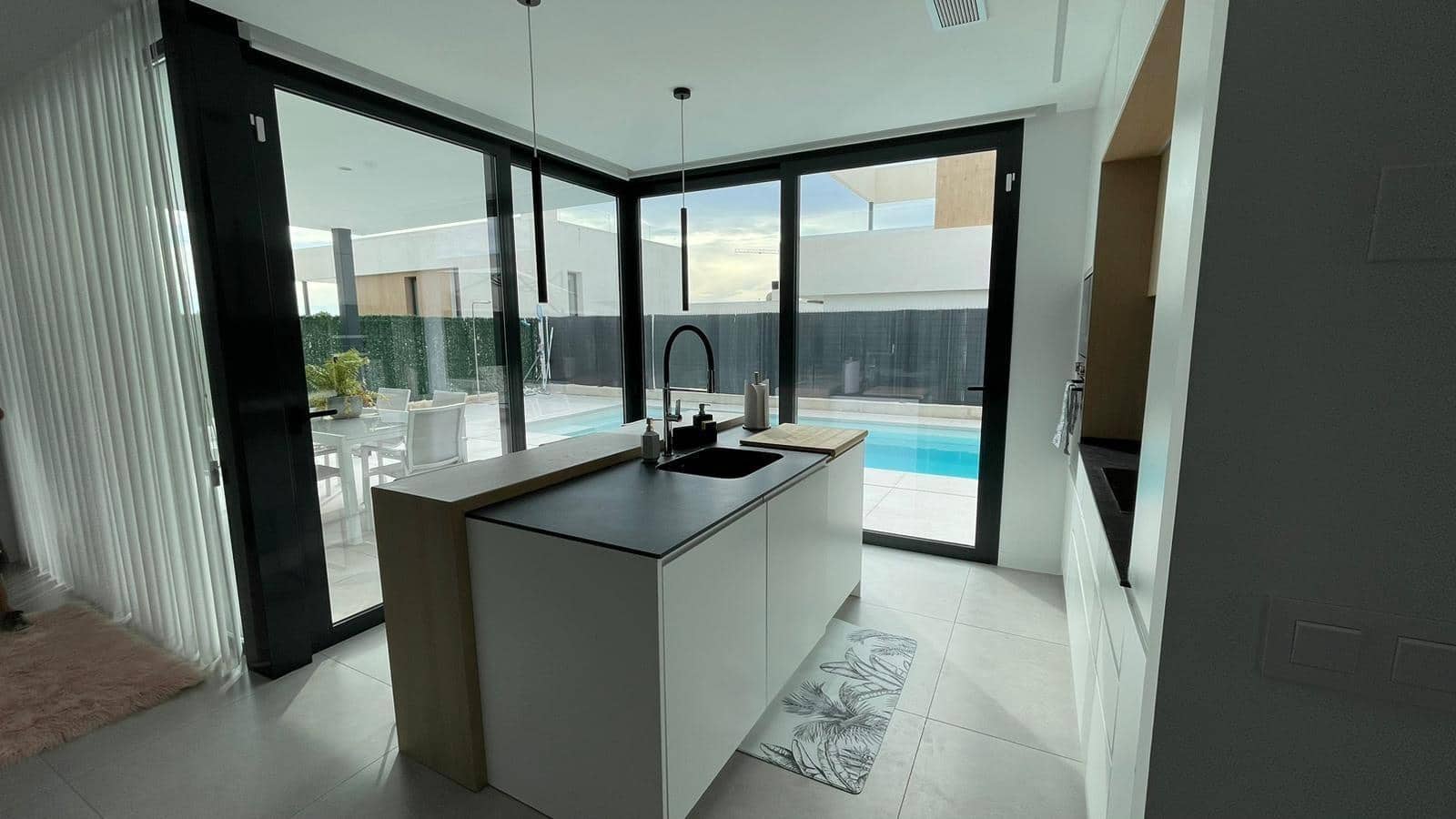 3 bedroom Villa for sale in Finestrat with pool - € 780,000 (Ref: 8333867)