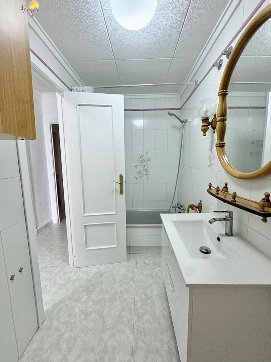 3 quarto Apartamento para venda em Torrevieja - 375 000 € (Ref: 8396630)