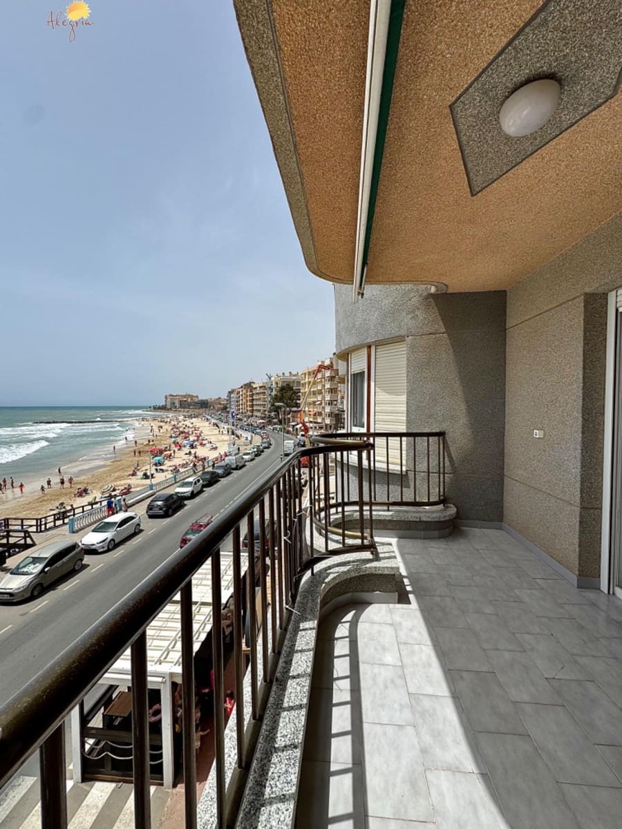 3 quarto Apartamento para venda em Torrevieja - 375 000 € (Ref: 8396630)