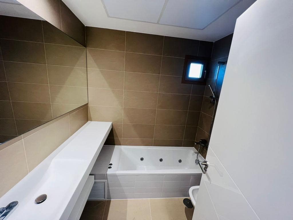 2 bedroom Apartment for sale in Benidorm with pool - € 525,000 (Ref: 8421297)