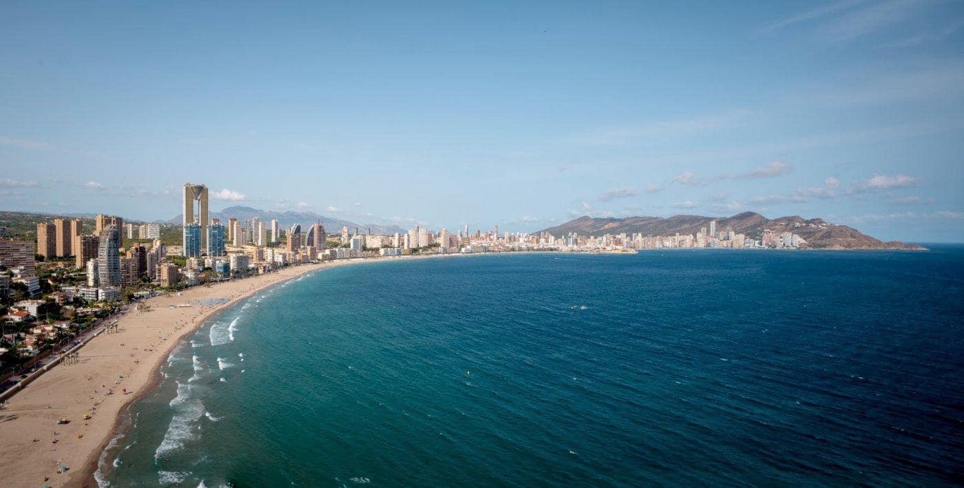 2 bedroom Apartment for sale in Benidorm with pool - € 525,000 (Ref: 8421297)