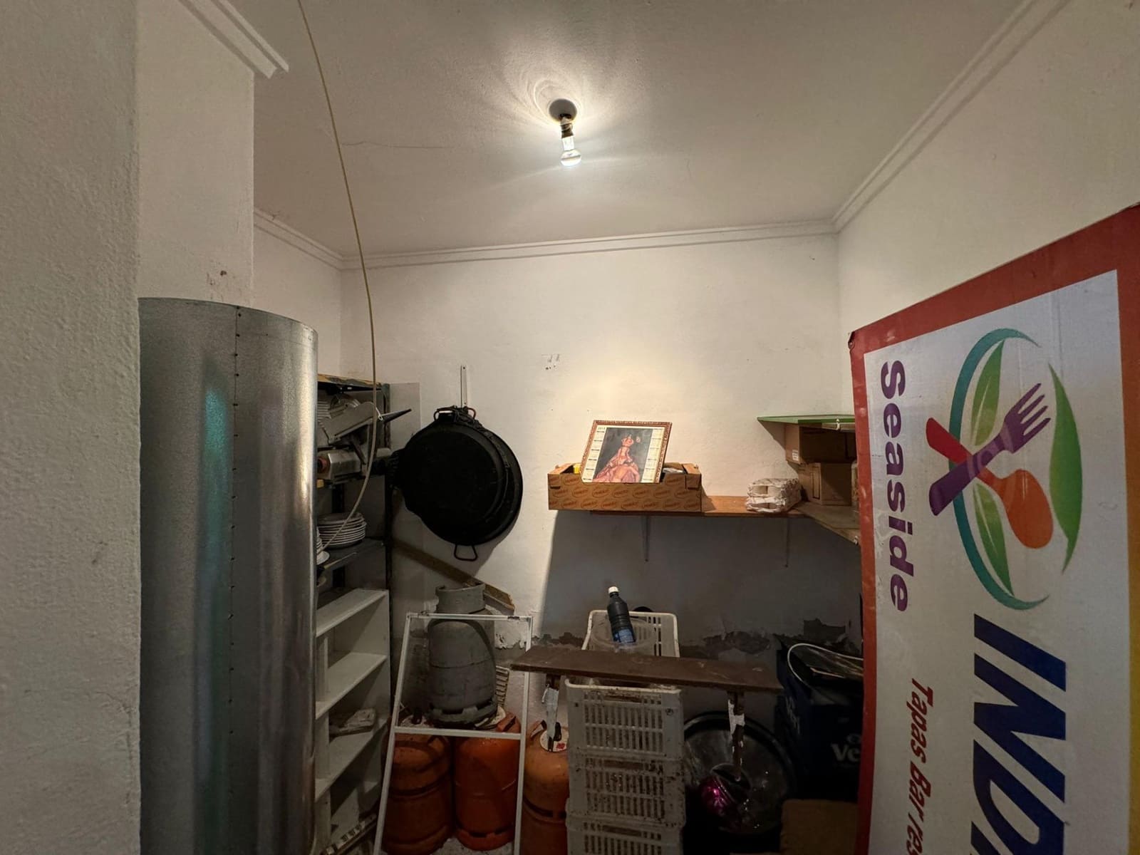 Local Comercial en Torrevieja en venta - 180.000 € (Ref: 8445881)