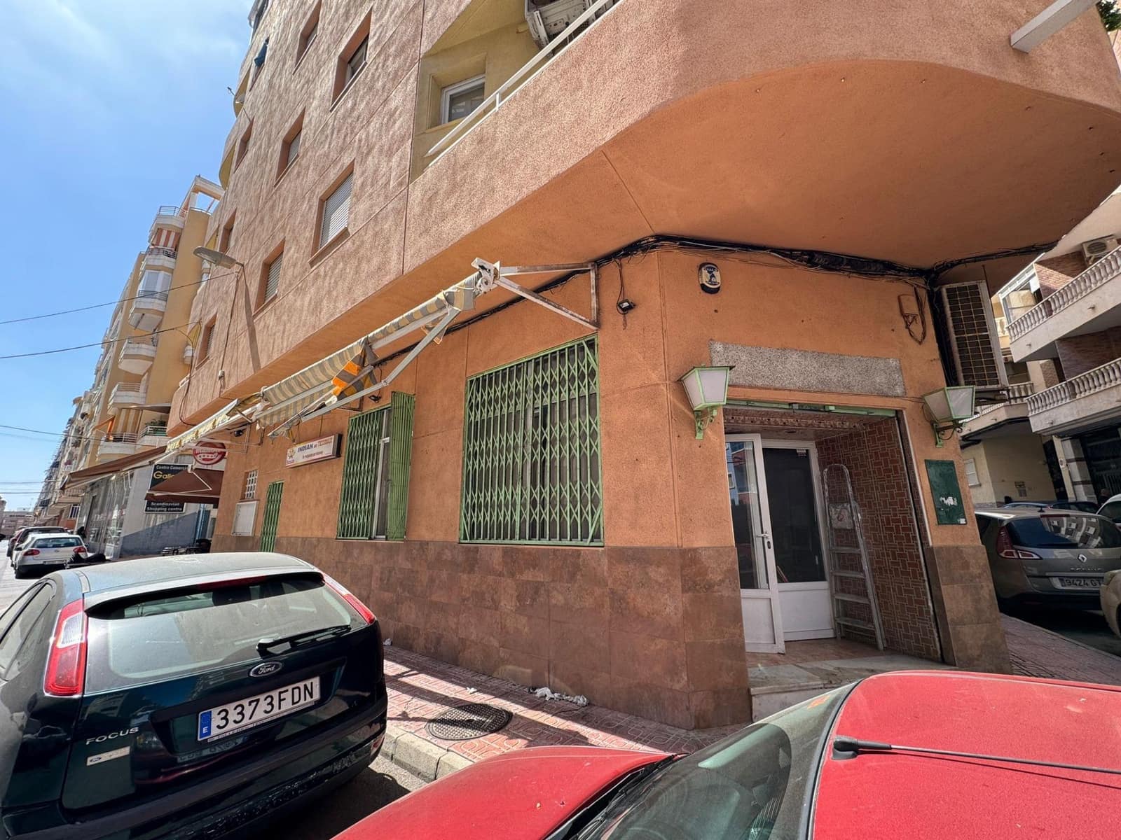 Local Comercial en Torrevieja en venta - 180.000 € (Ref: 8445881)