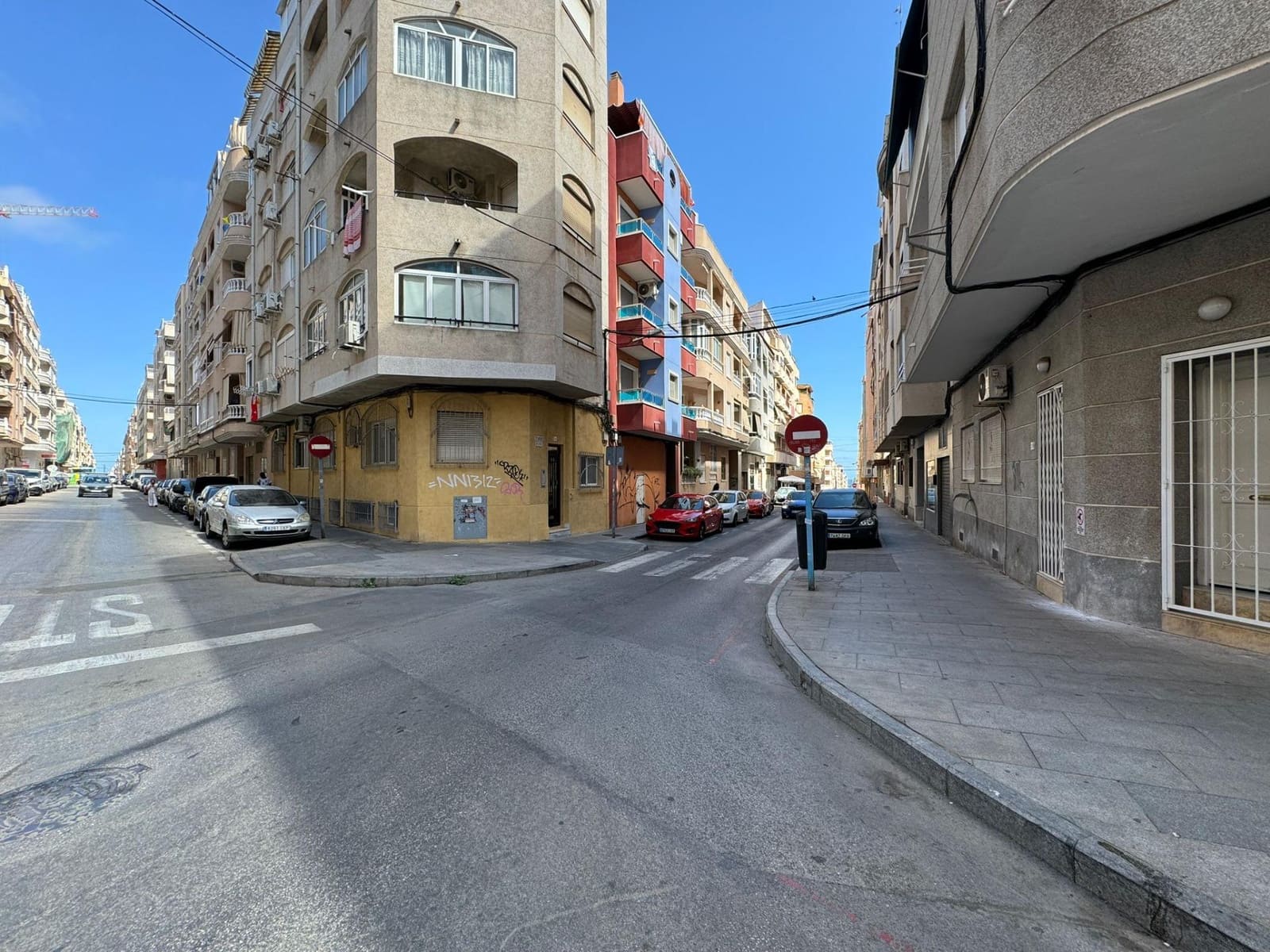 Local Comercial en Torrevieja en venta - 180.000 € (Ref: 8445881)