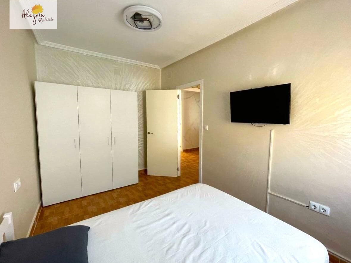 3 soveværelse Lejlighed til salg i Alicante by - € 125.000 (Ref: 8460224)