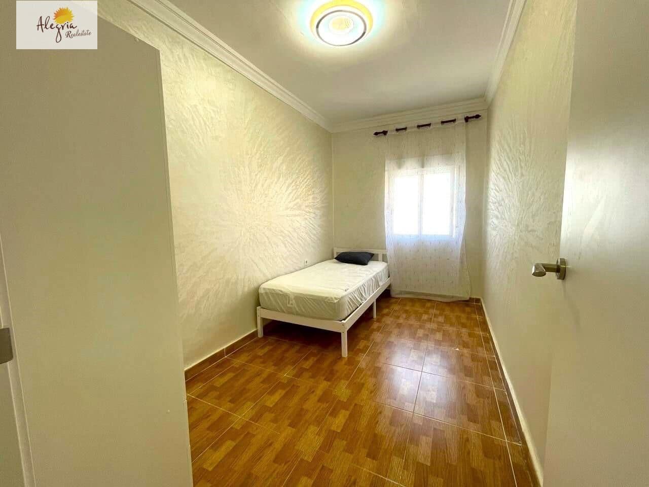 3 soveværelse Lejlighed til salg i Alicante by - € 125.000 (Ref: 8460224)