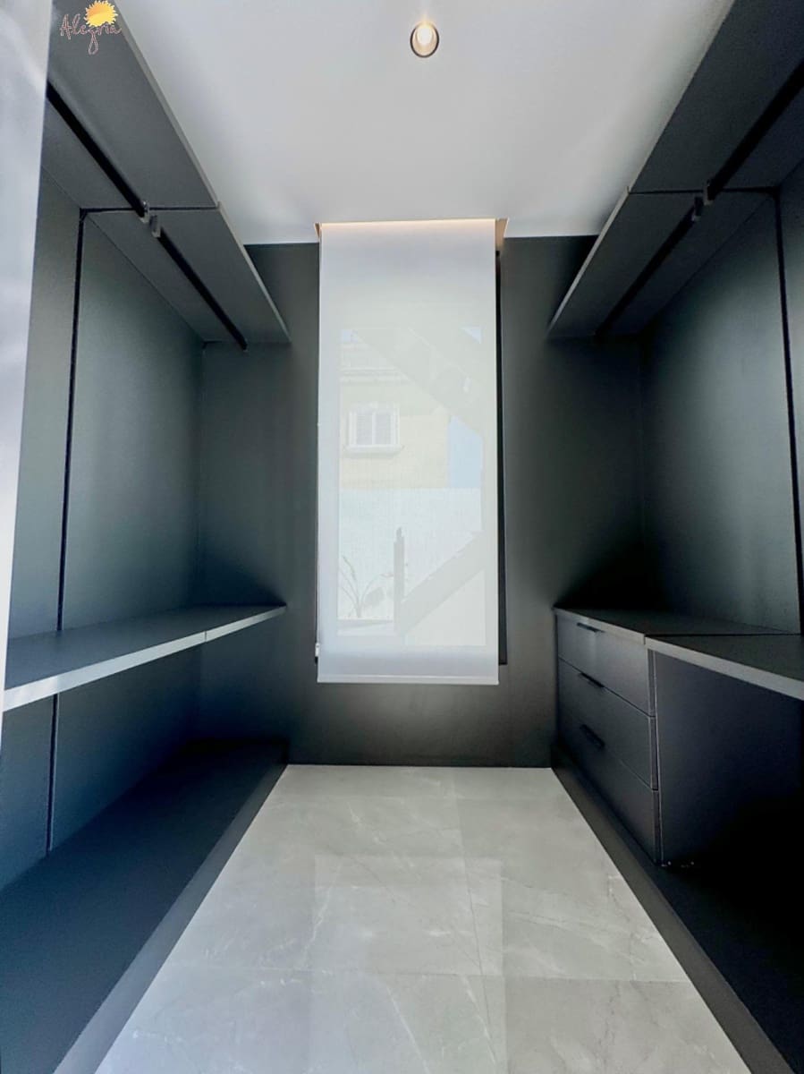 3 slaapkamer Villa te koop in La Siesta met garage - € 615.000 (Ref: 8468083)