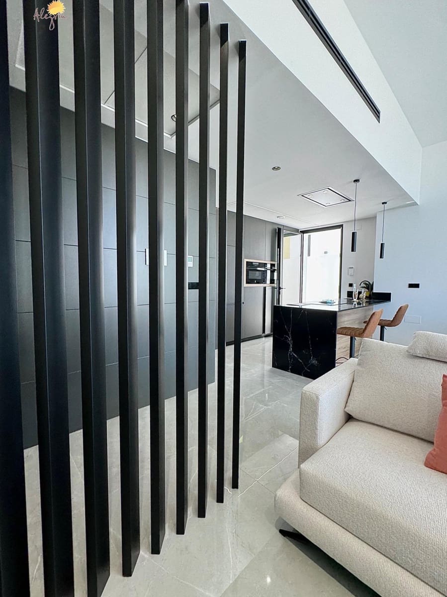 3 slaapkamer Villa te koop in La Siesta met garage - € 615.000 (Ref: 8468083)