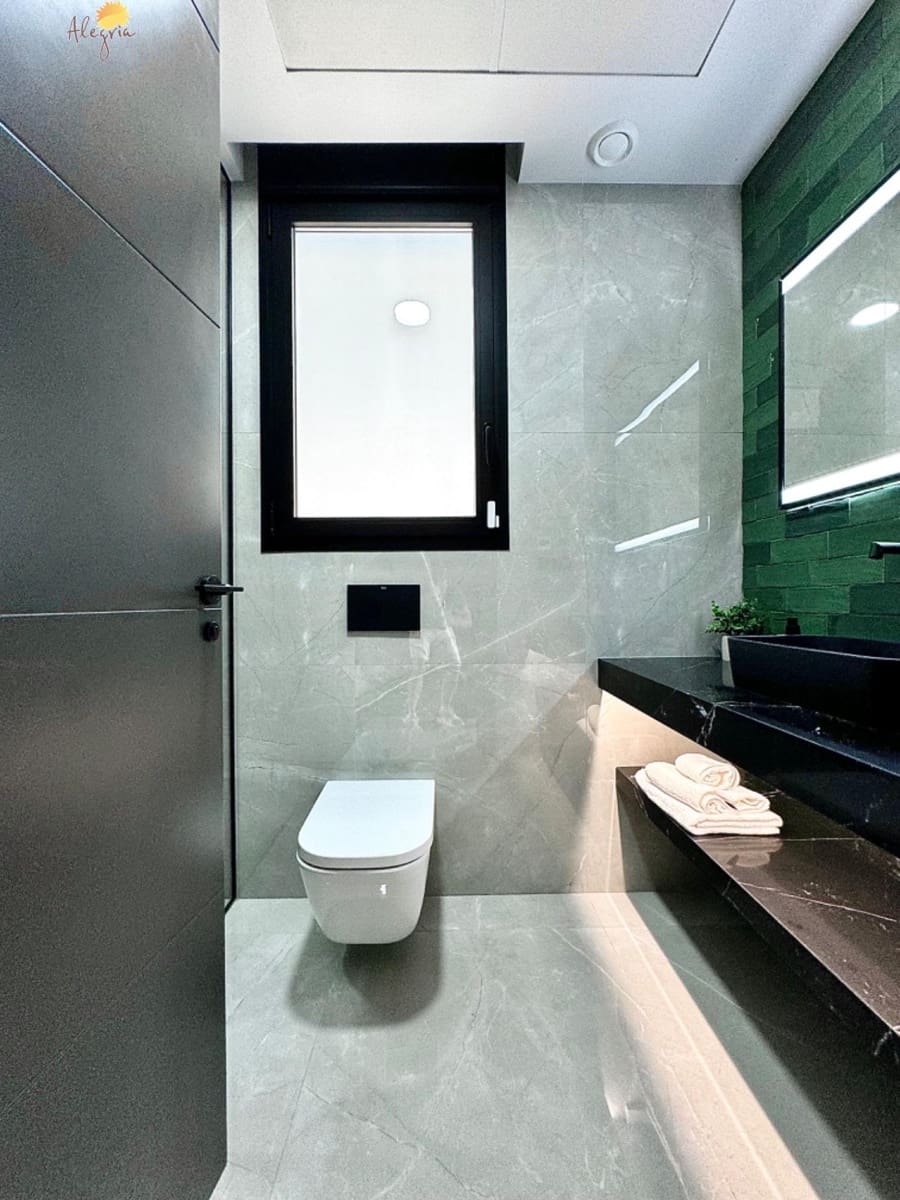 3 slaapkamer Villa te koop in La Siesta met garage - € 615.000 (Ref: 8468083)