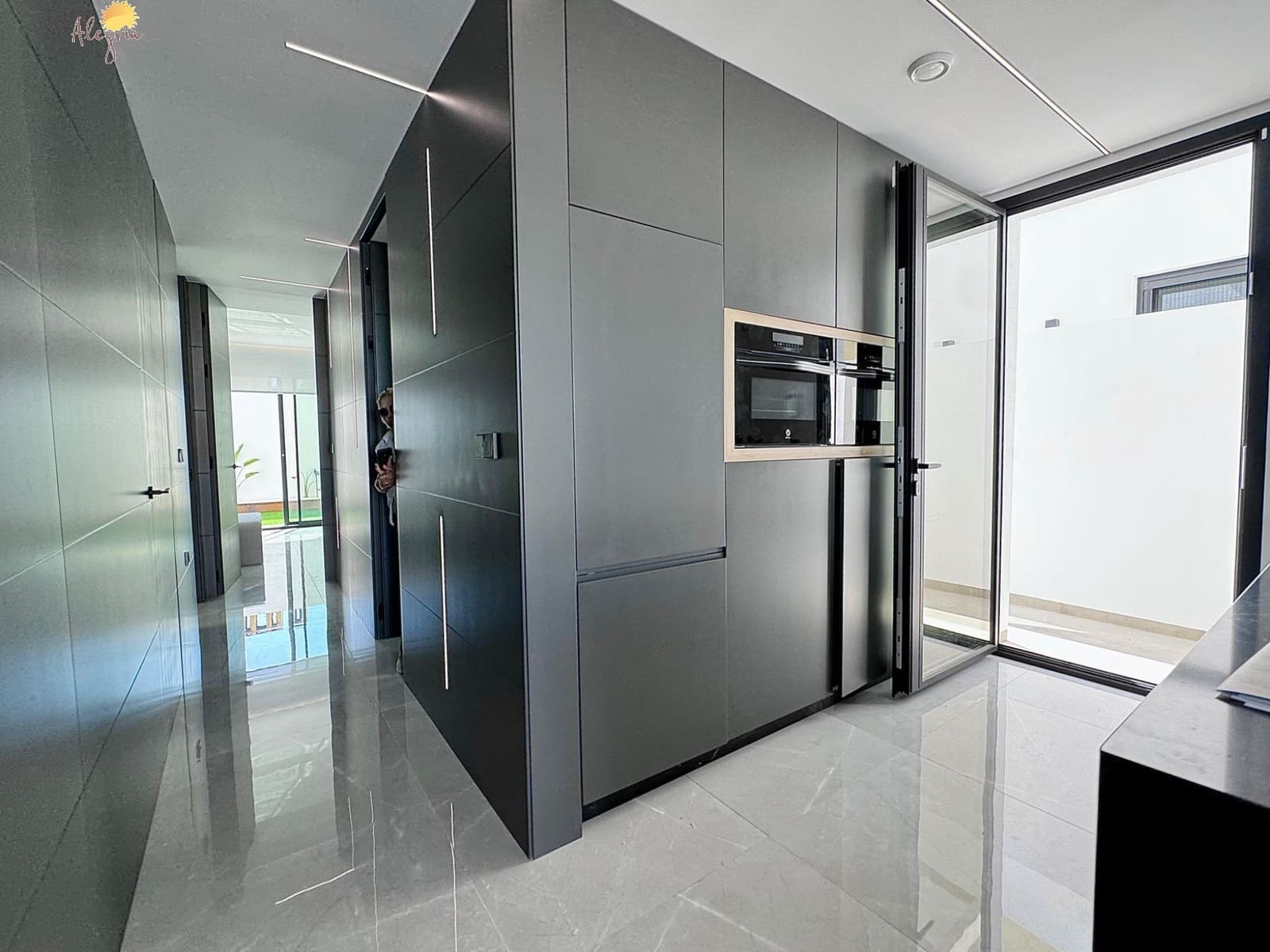 3 slaapkamer Villa te koop in La Siesta met garage - € 615.000 (Ref: 8468083)