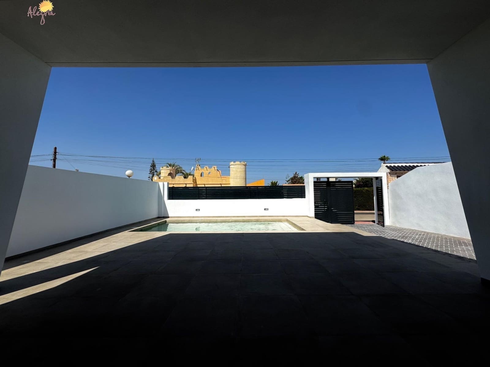 3 slaapkamer Villa te koop in La Siesta met garage - € 615.000 (Ref: 8468083)