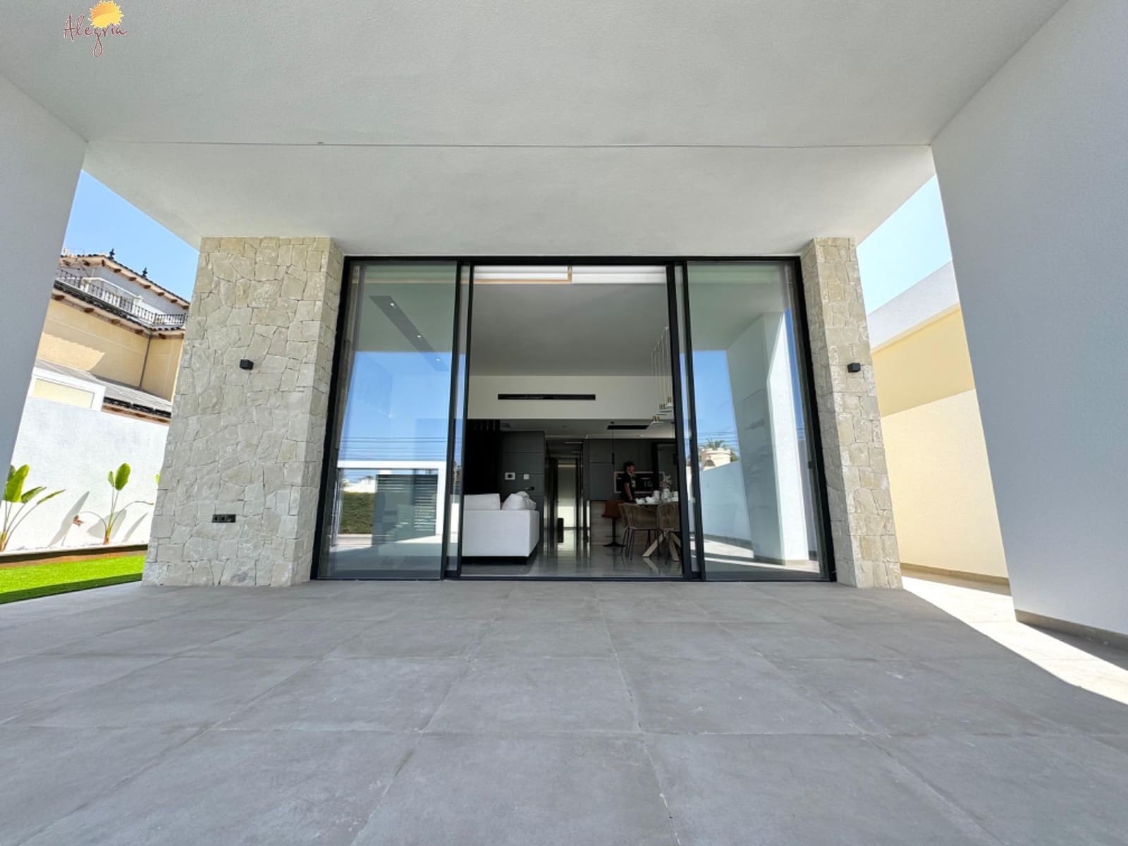 3 slaapkamer Villa te koop in La Siesta met garage - € 615.000 (Ref: 8468083)