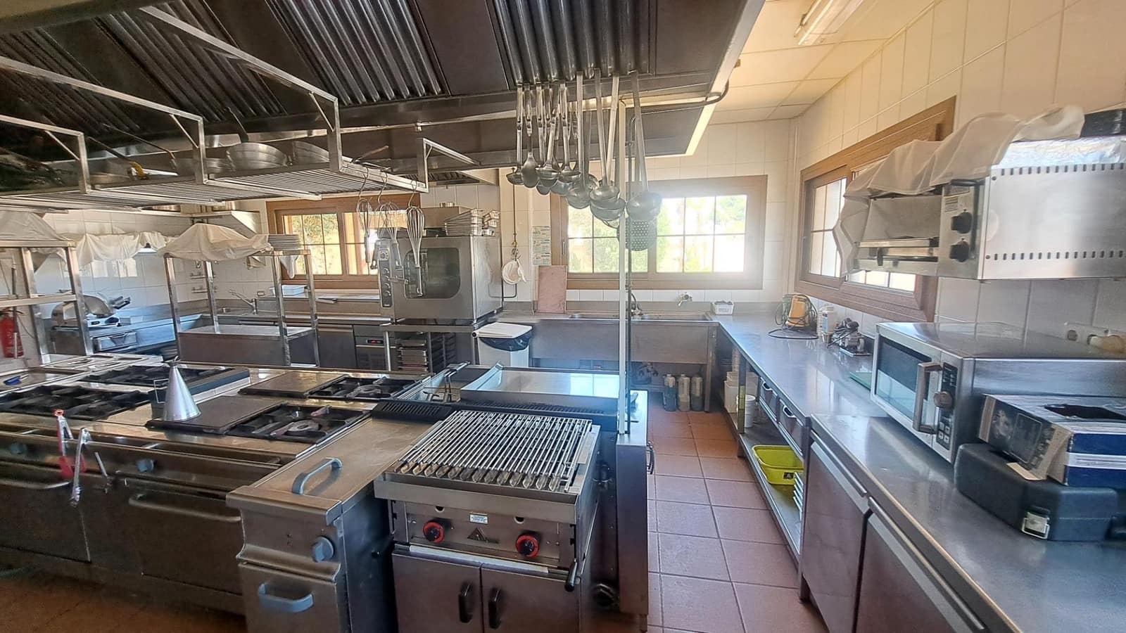 5 soveværelse Virksomhed til salg i Orihuela Costa med swimmingpool - € 1.600.000 (Ref: 8479338)