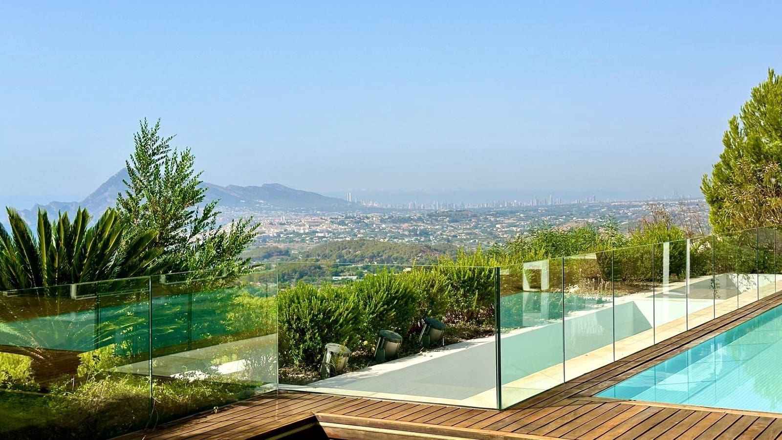 4 bedroom Villa for sale in Altea with pool - € 2,800,000 (Ref: 8479340)