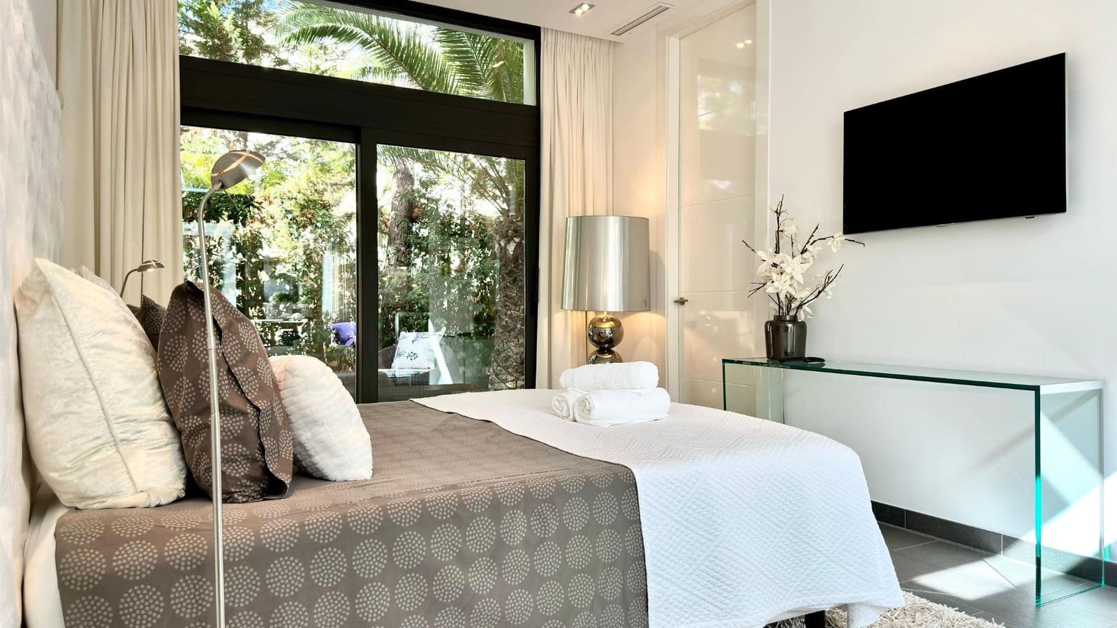 4 bedroom Villa for sale in Altea with pool - € 2,800,000 (Ref: 8479340)