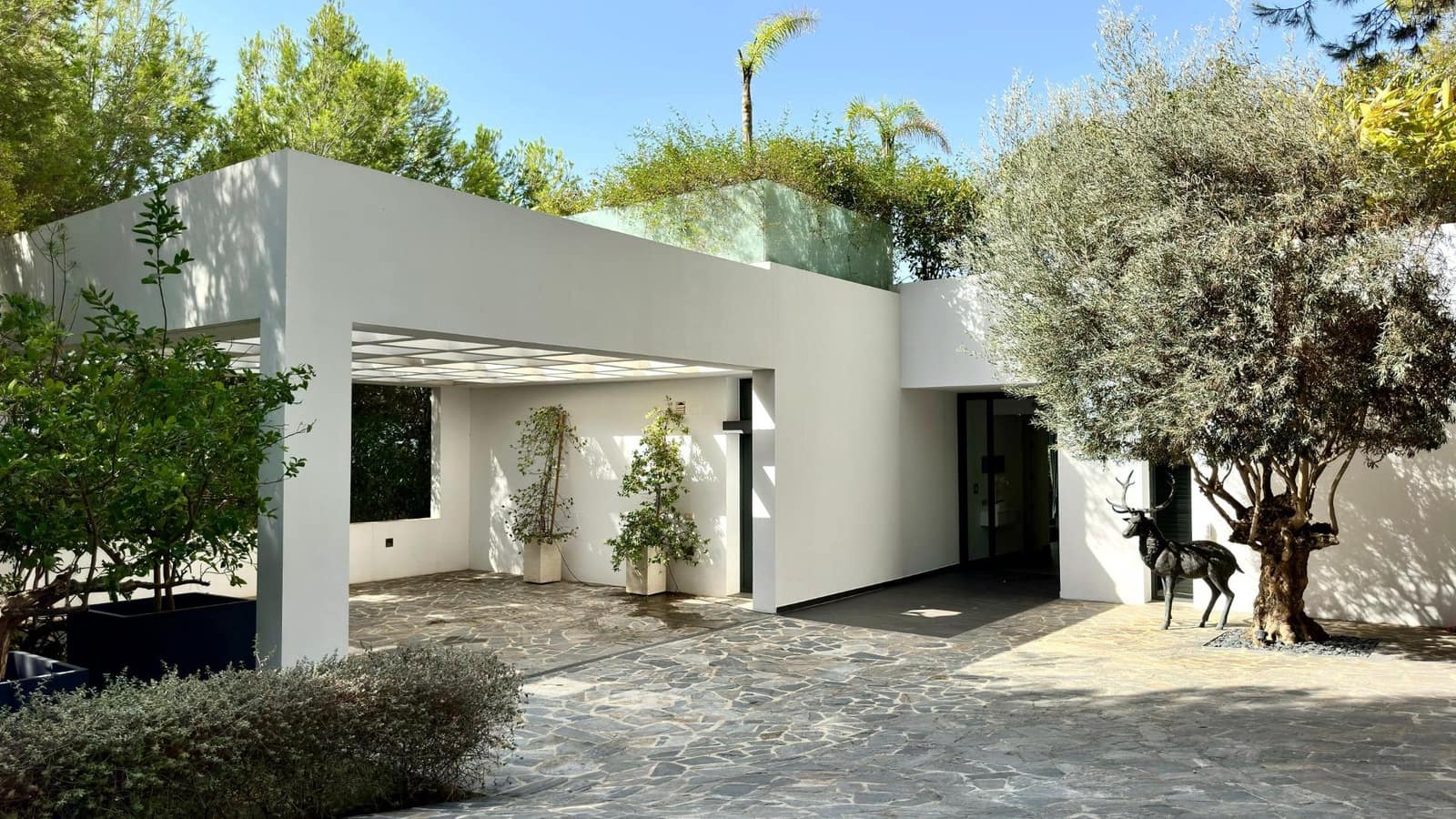 4 bedroom Villa for sale in Altea with pool - € 2,800,000 (Ref: 8479340)