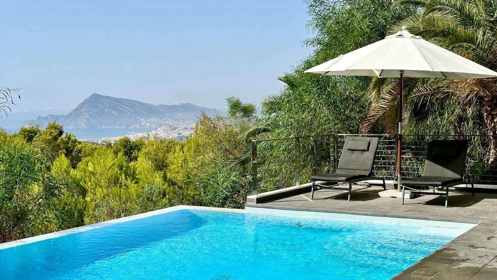 4 bedroom Villa for sale in Altea with pool - € 2,800,000 (Ref: 8479340)