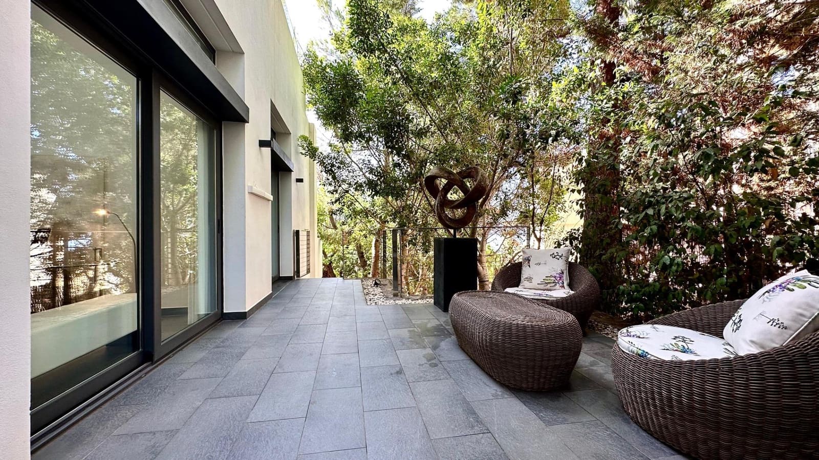 4 bedroom Villa for sale in Altea with pool - € 2,800,000 (Ref: 8479340)