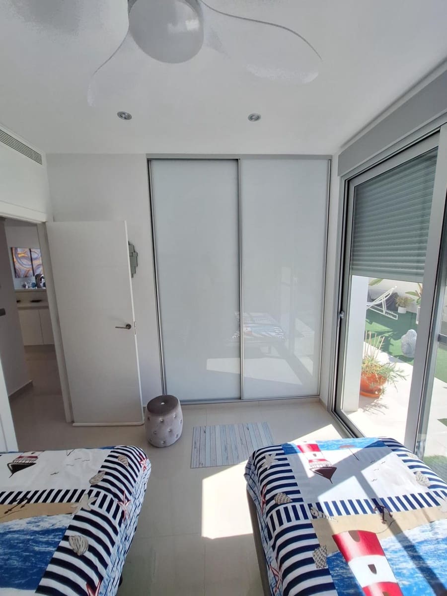 3 soverom Villa til salgs i La Siesta med svømmebasseng garasje - € 594 000 (Ref: 8526723)