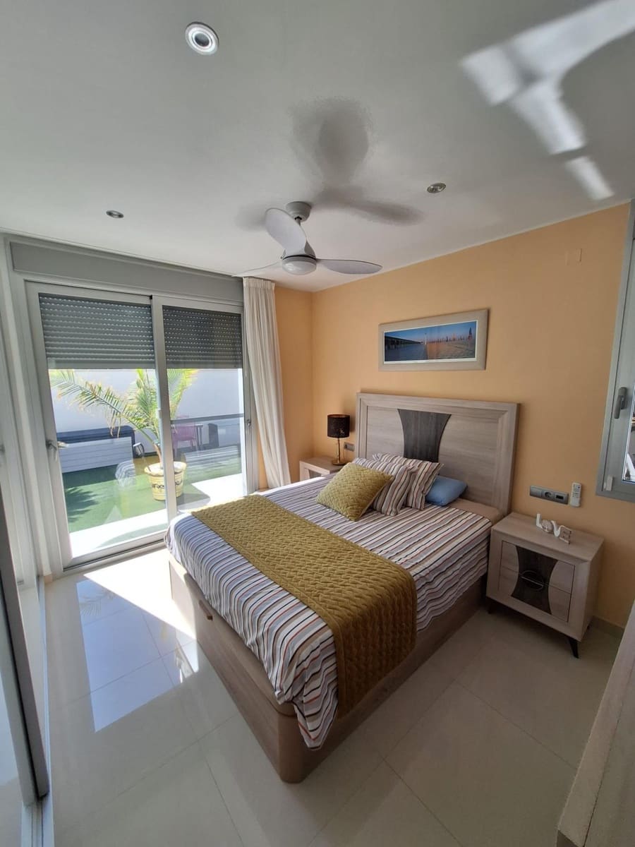 3 soverom Villa til salgs i La Siesta med svømmebasseng garasje - € 594 000 (Ref: 8526723)