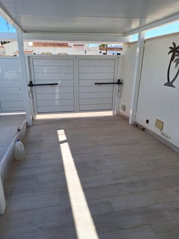 Chalet de 3 habitaciones en La Siesta, Torrevieja en venta con piscina garaje - 594.000 € (Ref: 8526723)