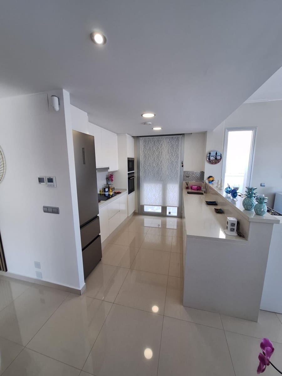 3 soverom Villa til salgs i La Siesta med svømmebasseng garasje - € 594 000 (Ref: 8526723)