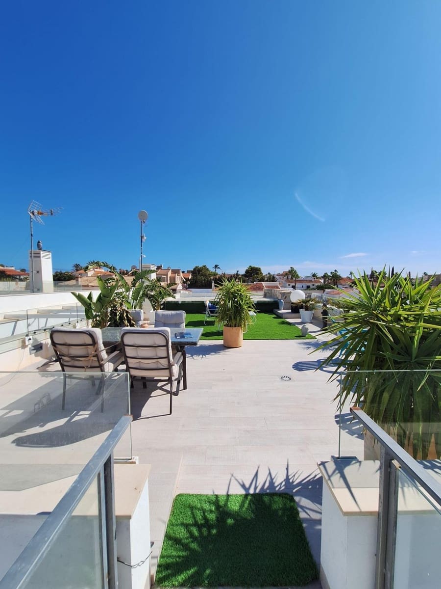 3 soverom Villa til salgs i La Siesta med svømmebasseng garasje - € 594 000 (Ref: 8526723)