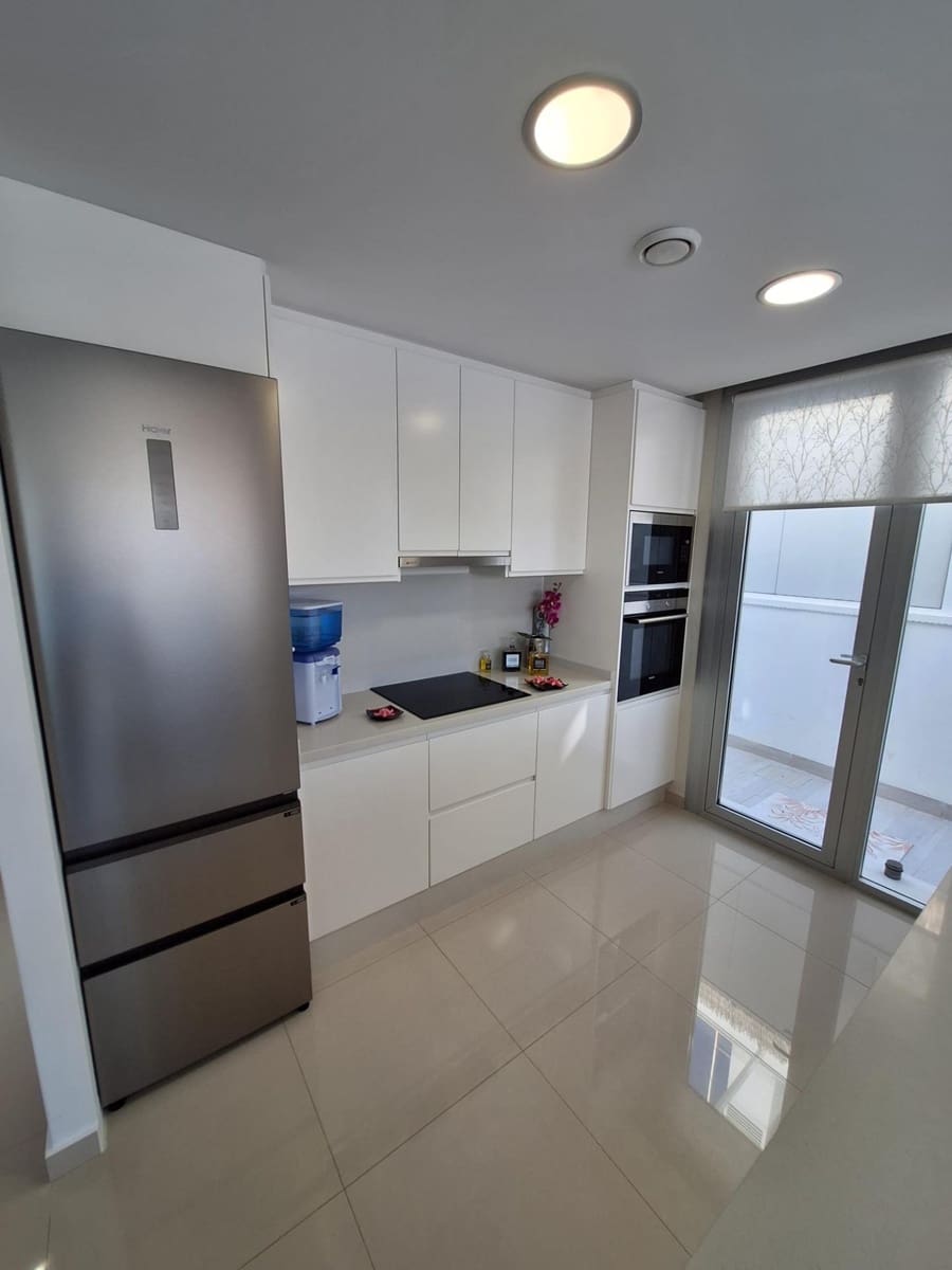 3 soverom Villa til salgs i La Siesta med svømmebasseng garasje - € 594 000 (Ref: 8526723)