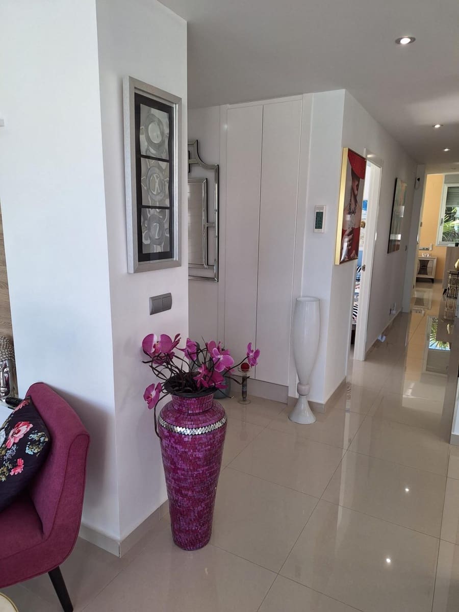 3 soverom Villa til salgs i La Siesta med svømmebasseng garasje - € 594 000 (Ref: 8526723)