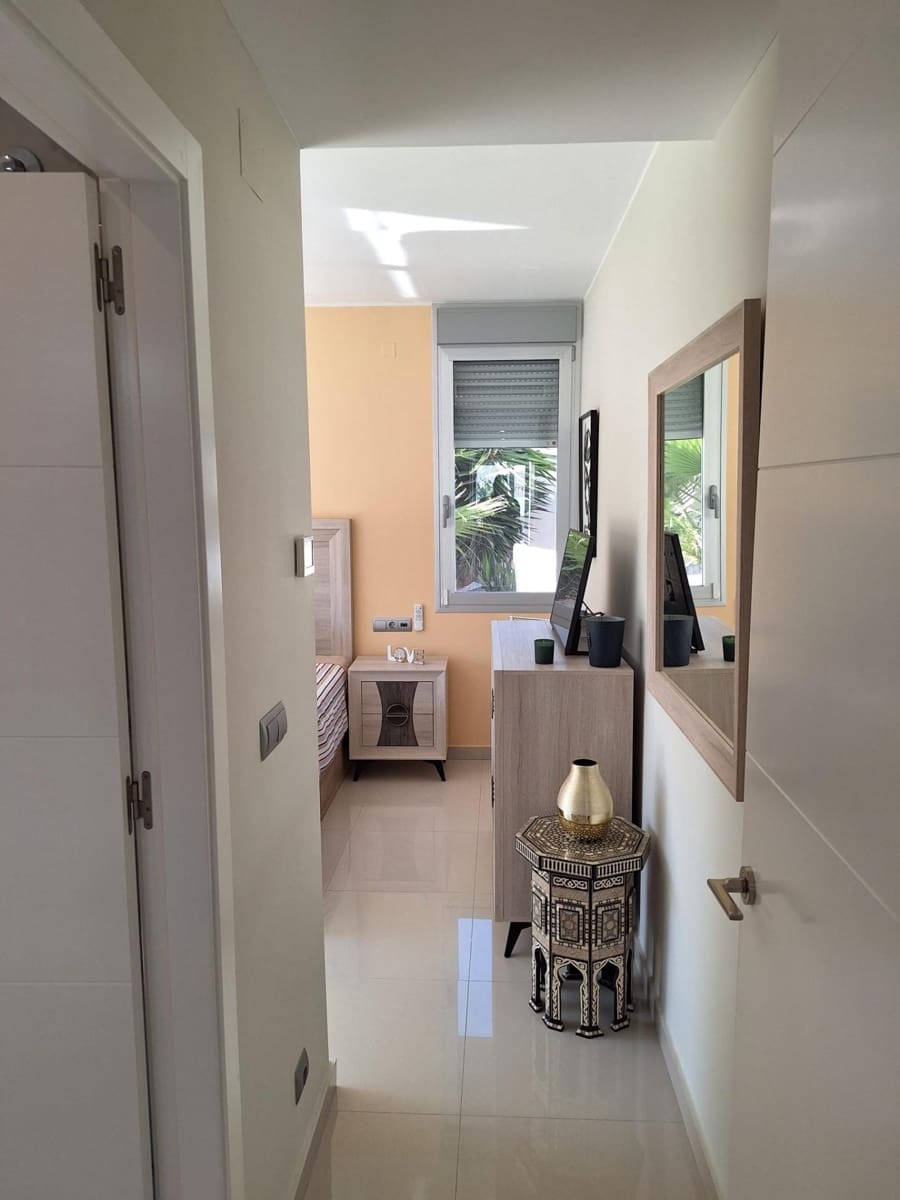 3 soverom Villa til salgs i La Siesta med svømmebasseng garasje - € 594 000 (Ref: 8526723)