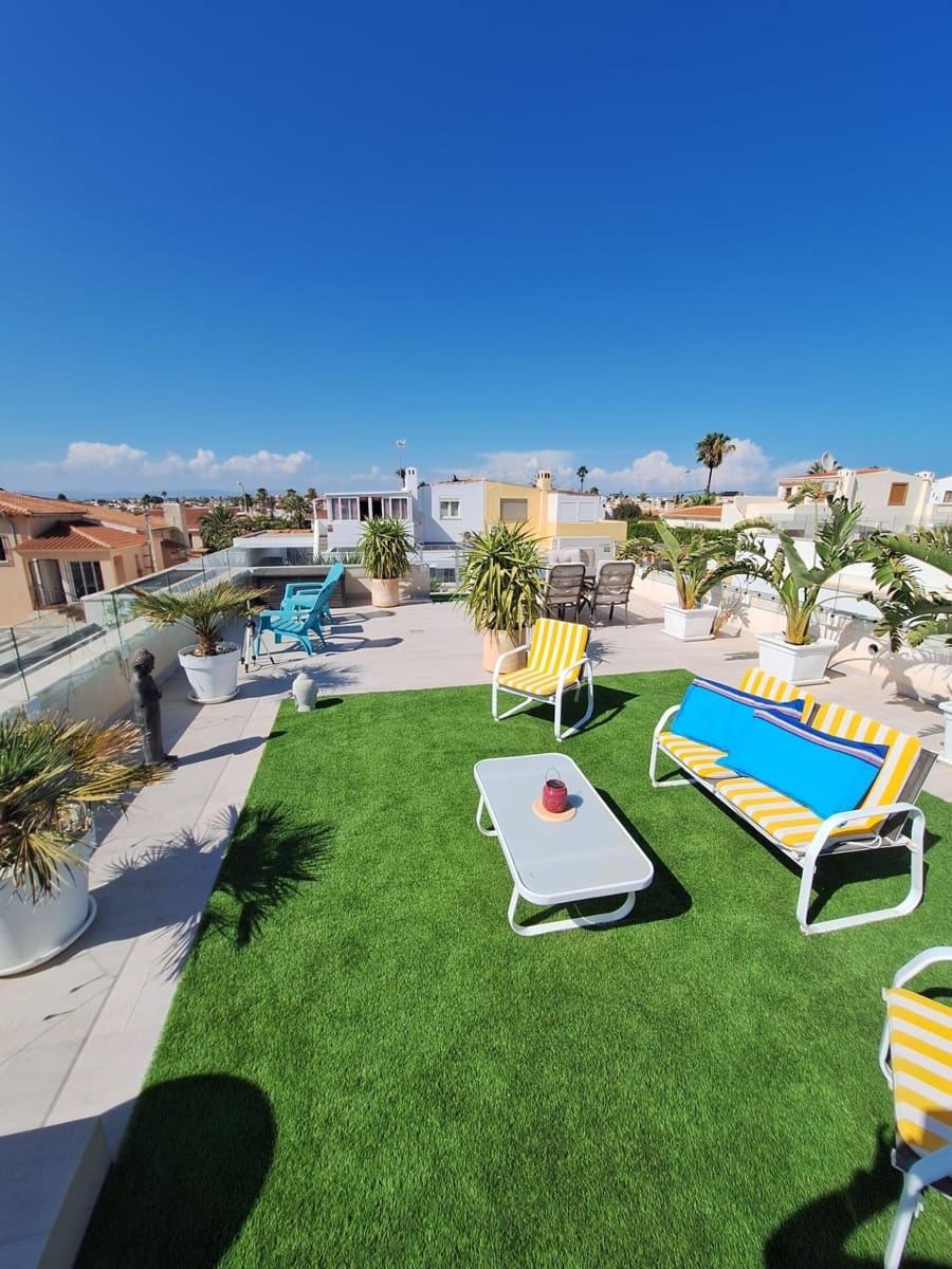 3 soverom Villa til salgs i La Siesta med svømmebasseng garasje - € 594 000 (Ref: 8526723)