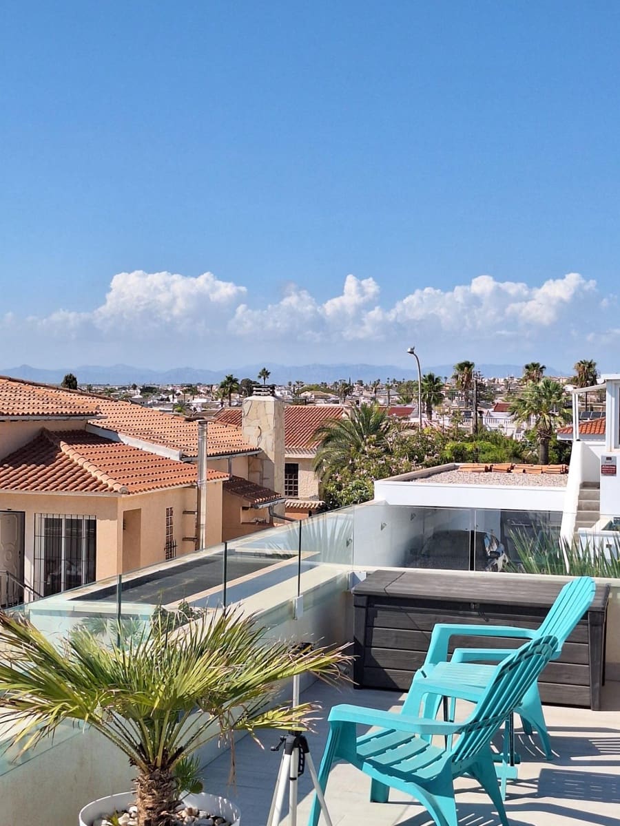 3 soverom Villa til salgs i La Siesta med svømmebasseng garasje - € 594 000 (Ref: 8526723)