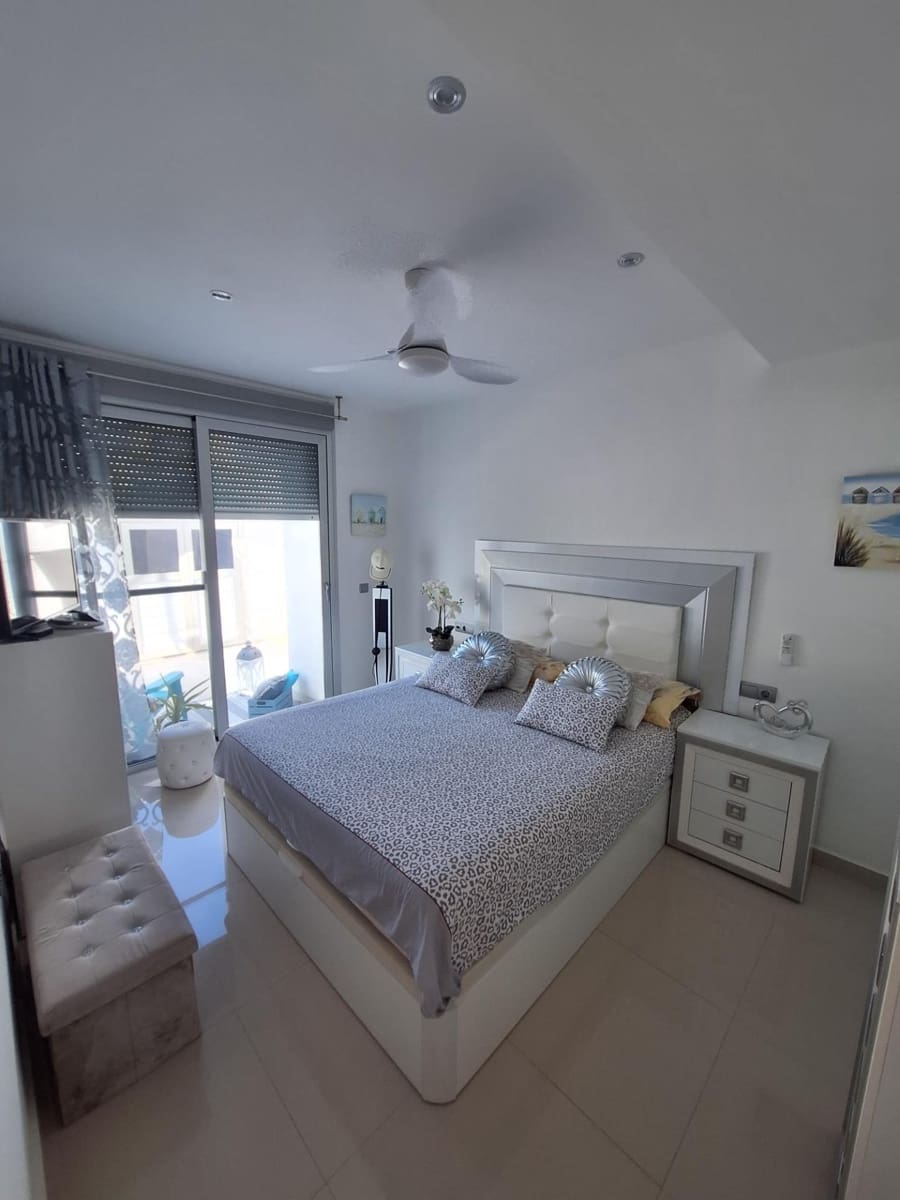 3 soverom Villa til salgs i La Siesta med svømmebasseng garasje - € 594 000 (Ref: 8526723)