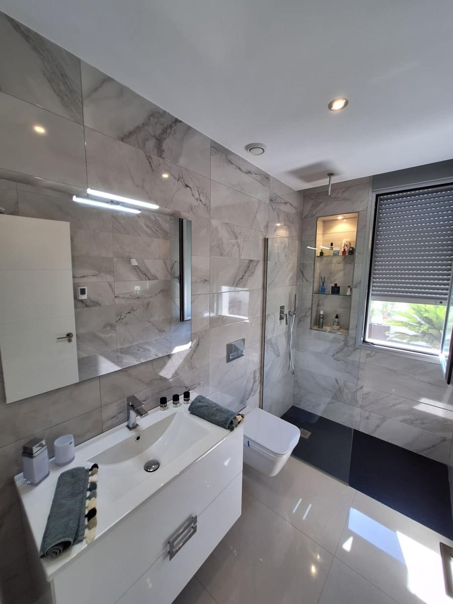 3 soverom Villa til salgs i La Siesta med svømmebasseng garasje - € 594 000 (Ref: 8526723)