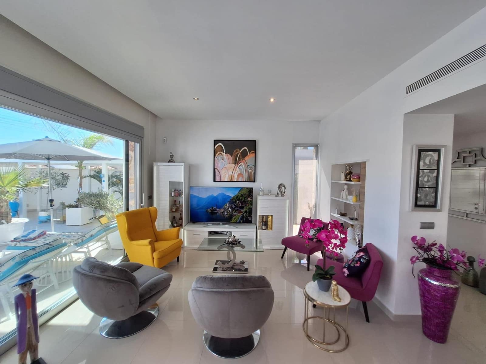 3 soverom Villa til salgs i La Siesta med svømmebasseng garasje - € 594 000 (Ref: 8526723)