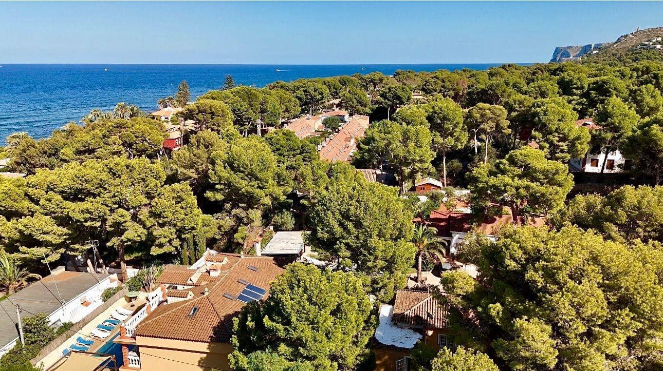 3 bedroom Villa for sale in Denia with garage - € 750,000 (Ref: 8538832)