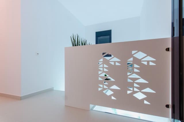 4 quarto Moradia para venda em Campoamor, Orihuela com piscina - 1 449 000 € (Ref: 8559638)