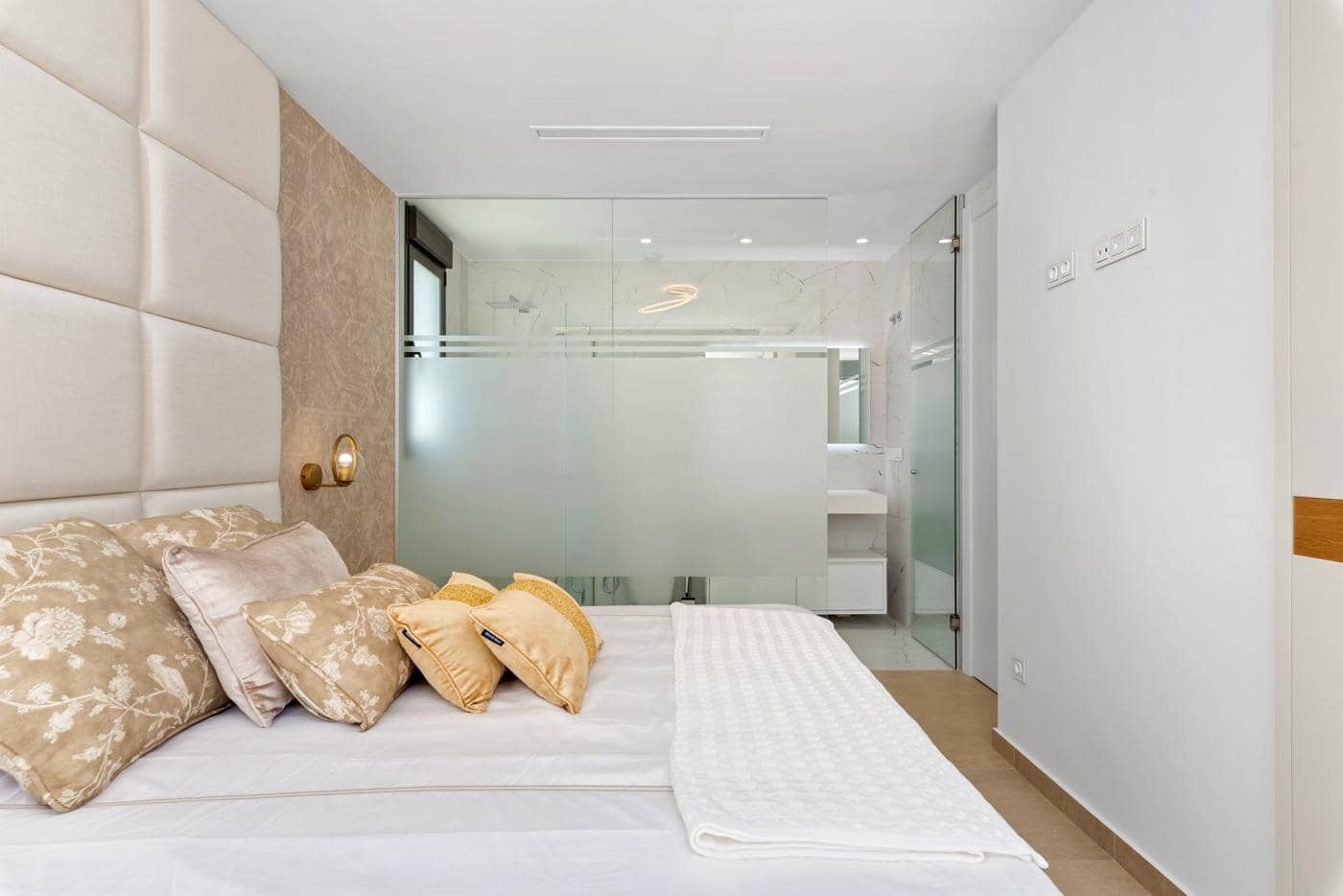 3 bedroom Villa for sale in Campoamor with pool - € 975,000 (Ref: 8565270)