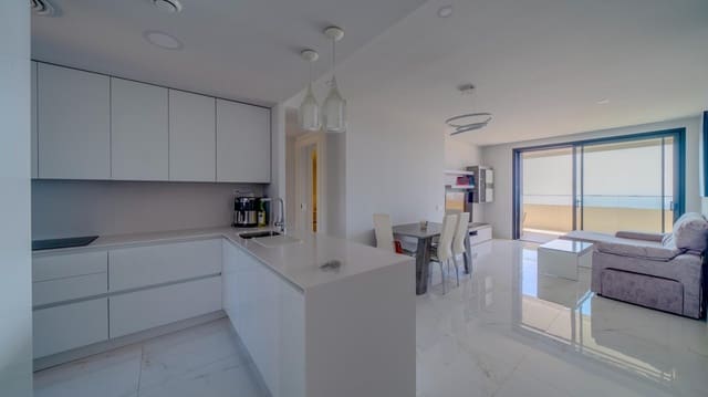 Piso de 2 habitaciones en Benidorm en venta con piscina garaje - 599.000 € (Ref: 8568306)