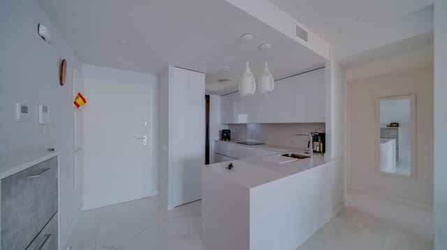 Piso de 2 habitaciones en Benidorm en venta con piscina garaje - 599.000 € (Ref: 8568306)