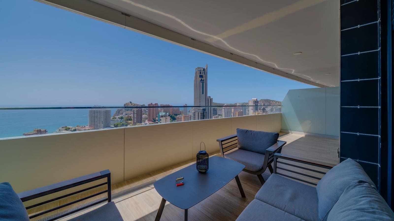 2 soveværelse Lejlighed til salg i Benidorm med swimmingpool garage - € 599.000 (Ref: 8568306)