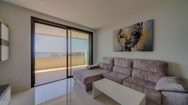 Piso de 2 habitaciones en Benidorm en venta con piscina garaje - 599.000 € (Ref: 8568306)