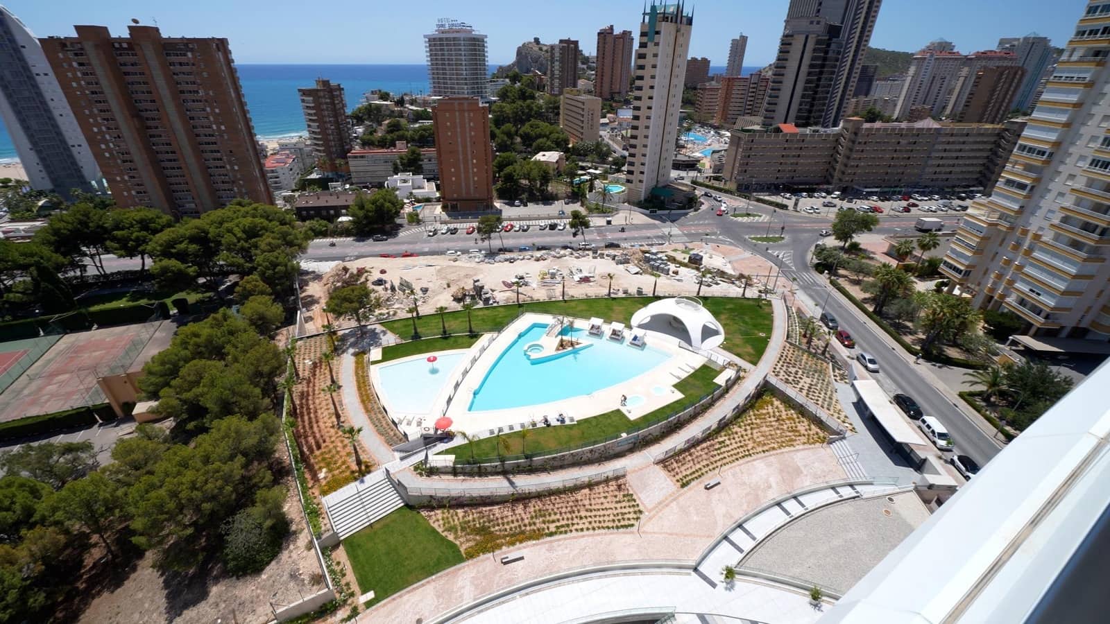 2 soveværelse Lejlighed til salg i Benidorm med swimmingpool garage - € 599.000 (Ref: 8568306)