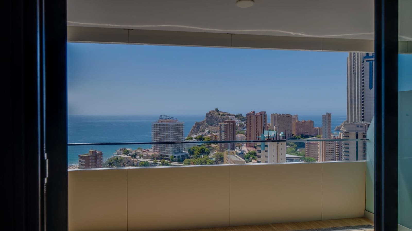 2 soveværelse Lejlighed til salg i Benidorm med swimmingpool garage - € 599.000 (Ref: 8568306)