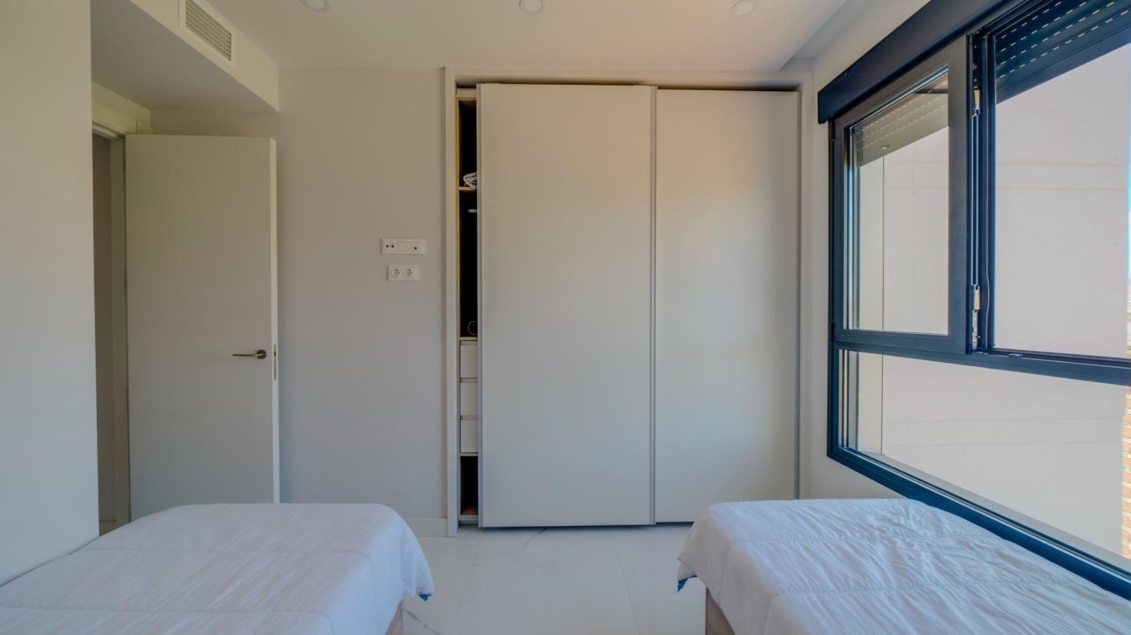 2 soveværelse Lejlighed til salg i Benidorm med swimmingpool garage - € 599.000 (Ref: 8568306)