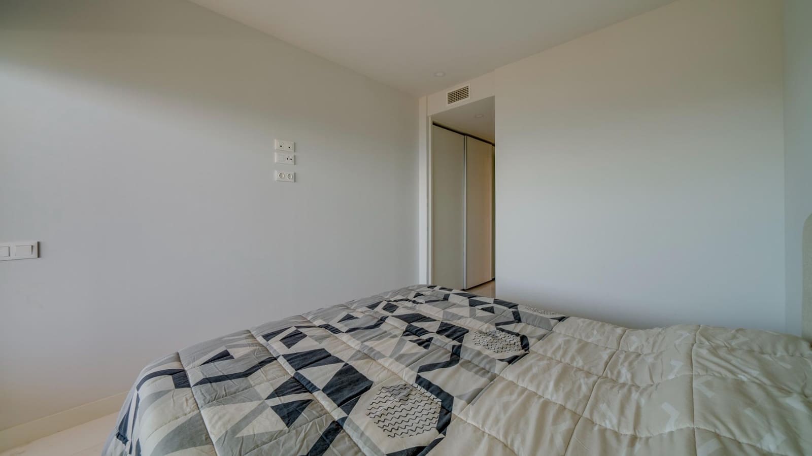 2 soveværelse Lejlighed til salg i Benidorm med swimmingpool garage - € 599.000 (Ref: 8568306)