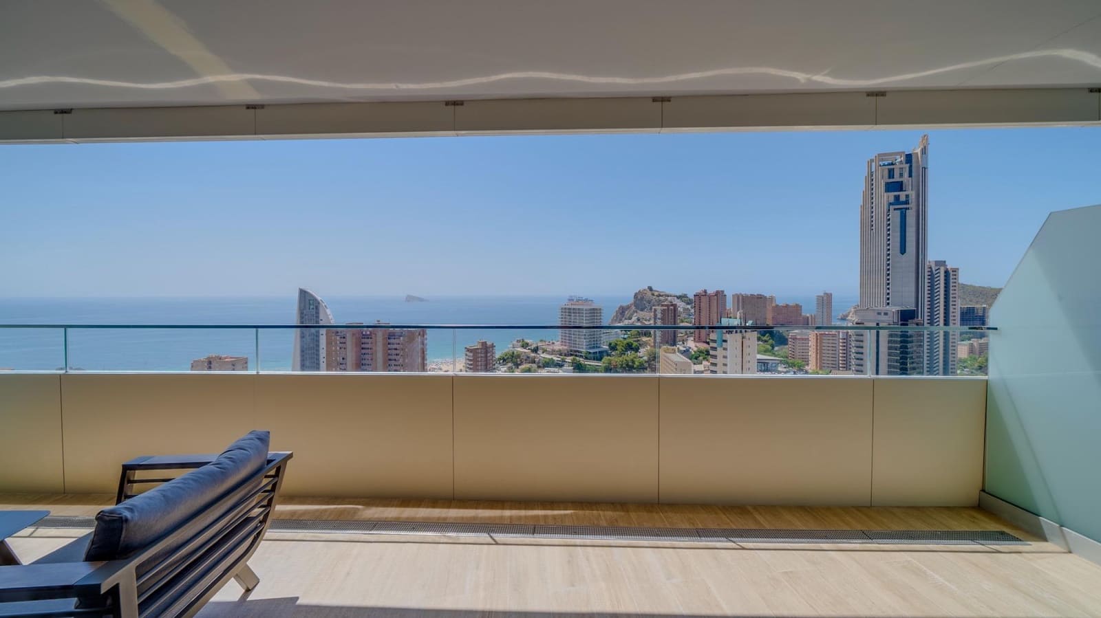 2 soveværelse Lejlighed til salg i Benidorm med swimmingpool garage - € 599.000 (Ref: 8568306)