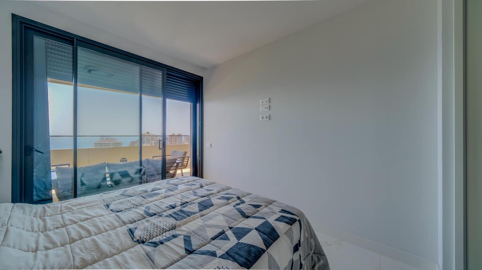 2 soveværelse Lejlighed til salg i Benidorm med swimmingpool garage - € 599.000 (Ref: 8568306)