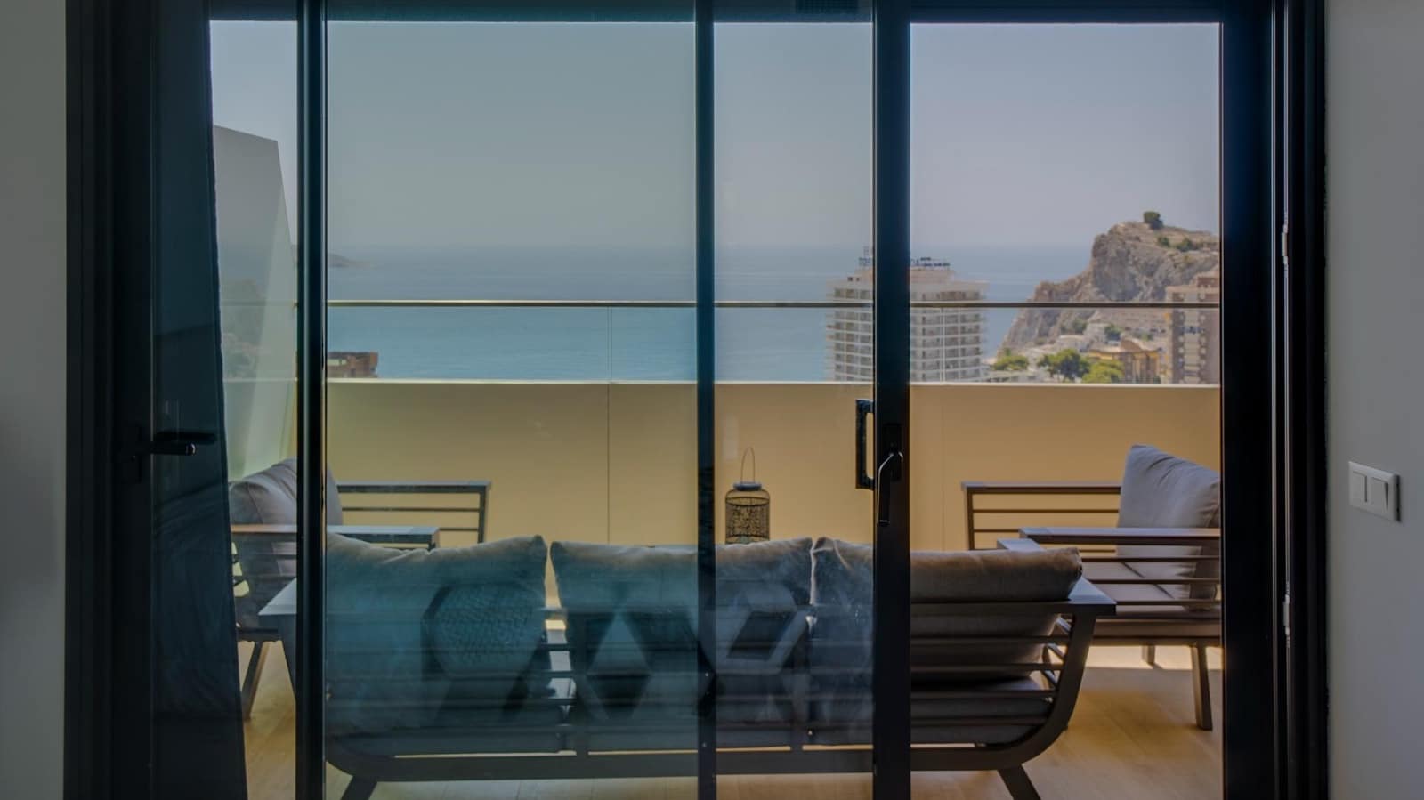 2 soveværelse Lejlighed til salg i Benidorm med swimmingpool garage - € 599.000 (Ref: 8568306)