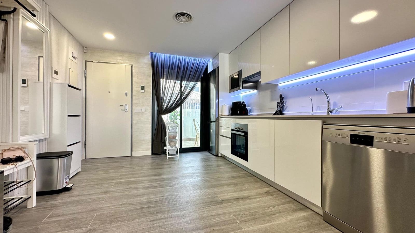 3 bedroom Apartment for sale in Finestrat with pool - € 529,000 (Ref: 8582591)